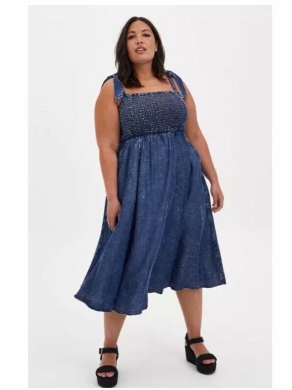 Torrid plus size 4 Chambray Wash Smocked Midi Dress Square Neck with pockets